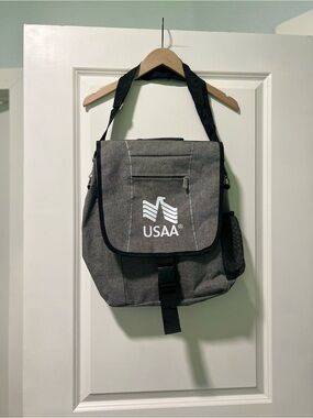 Leeds USAA Urban Messenger Laptop Bag